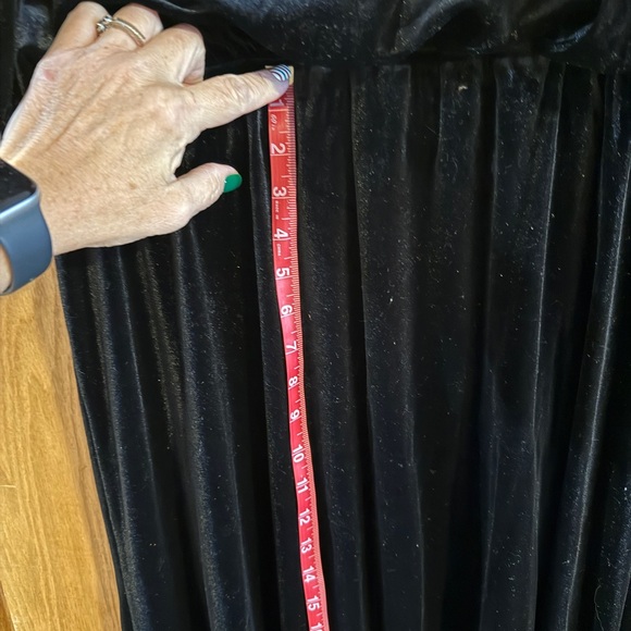 Chic Black Velvet Maxi Dress - Picture 7 of 8